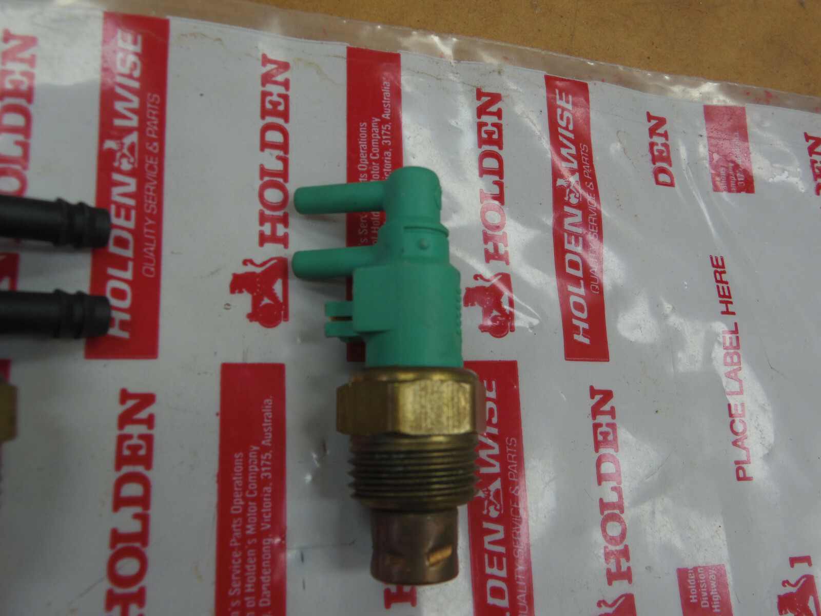 NOS HOLDEN EMISSION 6CYL EGR EFE TVS Thermal Vacuum Switch PORT WB VC