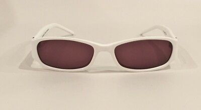 white burberry sunglasses