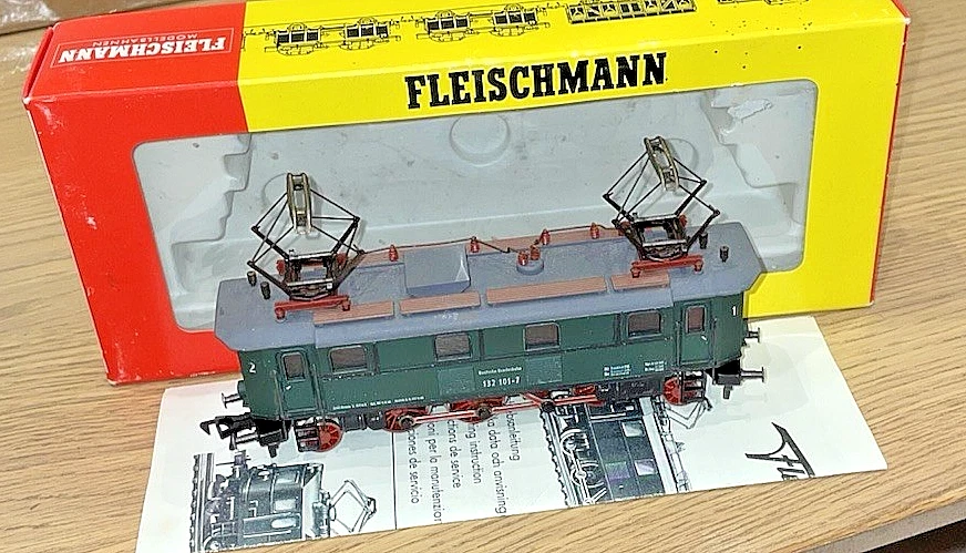 FLEISCHMANN HO 4369 BR132 101-7 DB EXPRESS LOCO GREEN WITH PANTO'S BXD WITH INST - Image 2 of 4