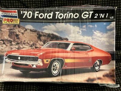 Monogram Pro Modeler '70 Ford Torino GT 2n1 1:25 Model Kit c2000