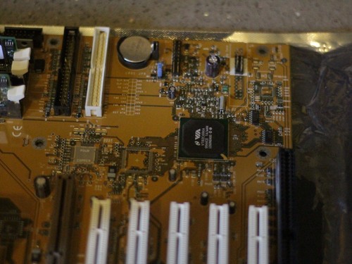 Slot A AMD ATX Mainboard Bundle Athlon 700Mhz FIC SD11 256MB SDRAMAGP PCI ISA - Bild 10 von 17