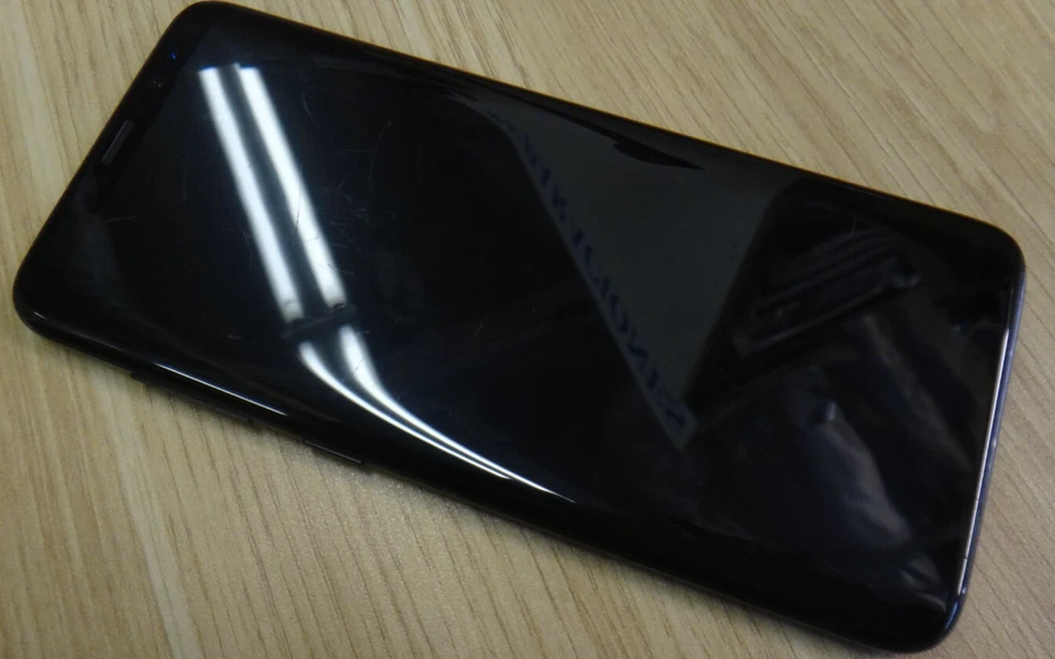 Digitalizador de pantalla LCD OLED OEM + marco Samsung Galaxy S8 SM-G950U con cámaras/conector DC Foto 4 de 4