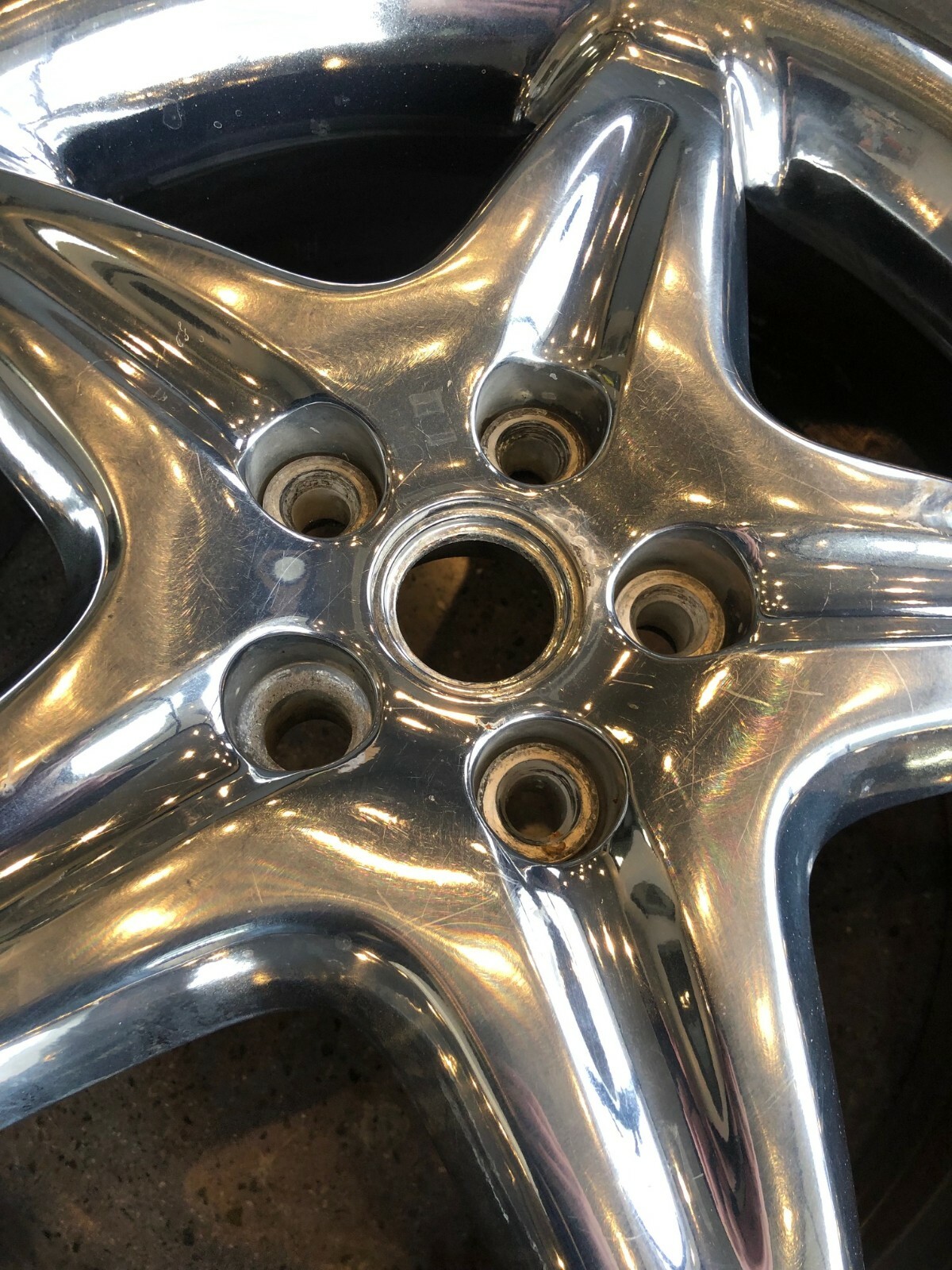 Ferrari F355, Front Wheel / Rim, Chrome, Flaws, Used, P/N 166475