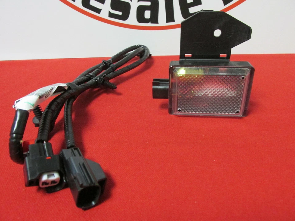 Dodge Ram 1500 2500 3500 4500 5500 Kit de luces de lámpara de cortesía para capó MOPAR Foto 2 de 4