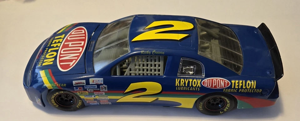 Coche raro Chevy Monte Carlo Dupont 1995 fundido a presión 1:24 #2 Ricky Craven Foto 3 de 4