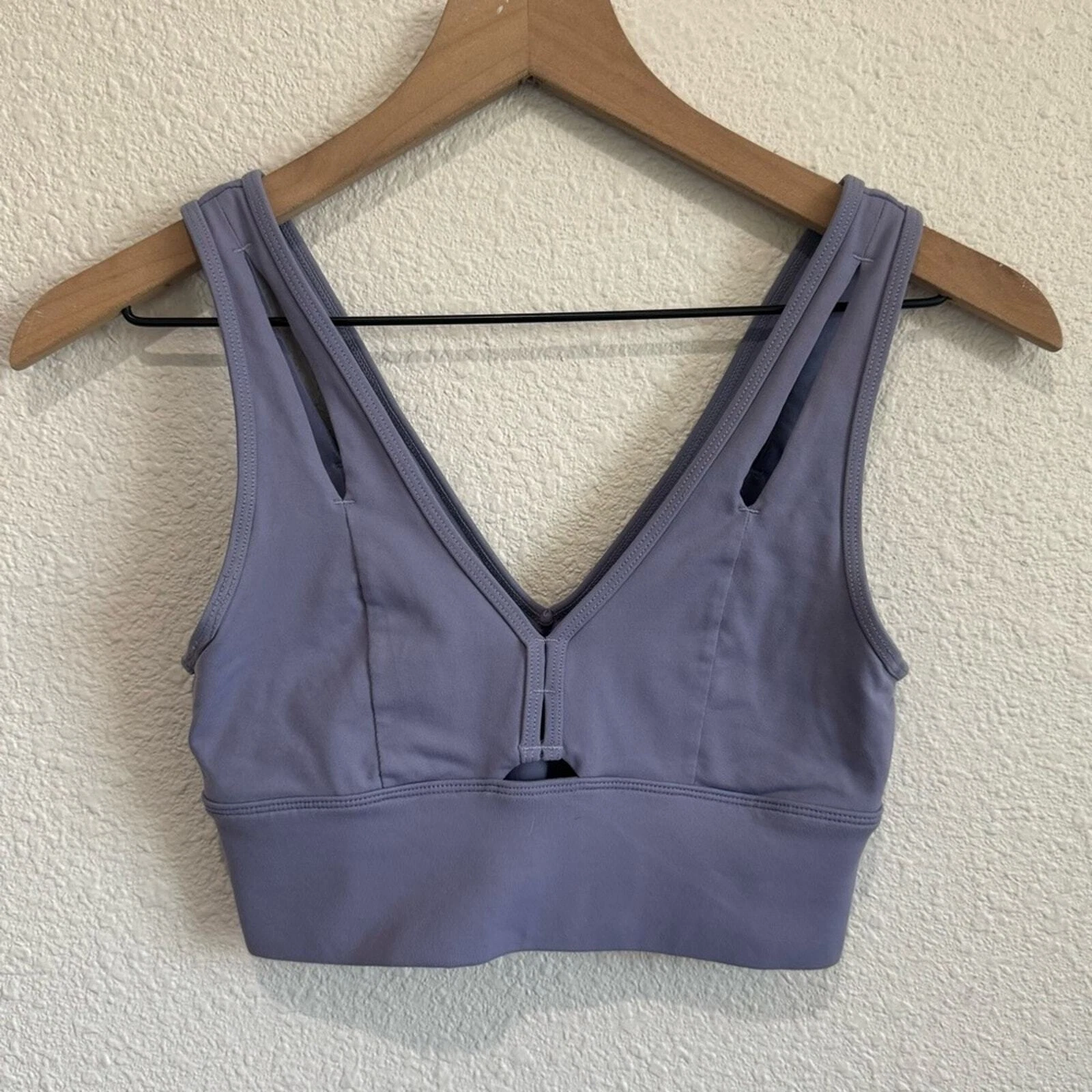 alo-yoga united longline solid gym tank-bra