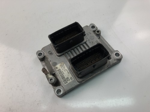 OPEL CORSA C F08, F68 Motorsteuergerät ECU 0261206074 17986660