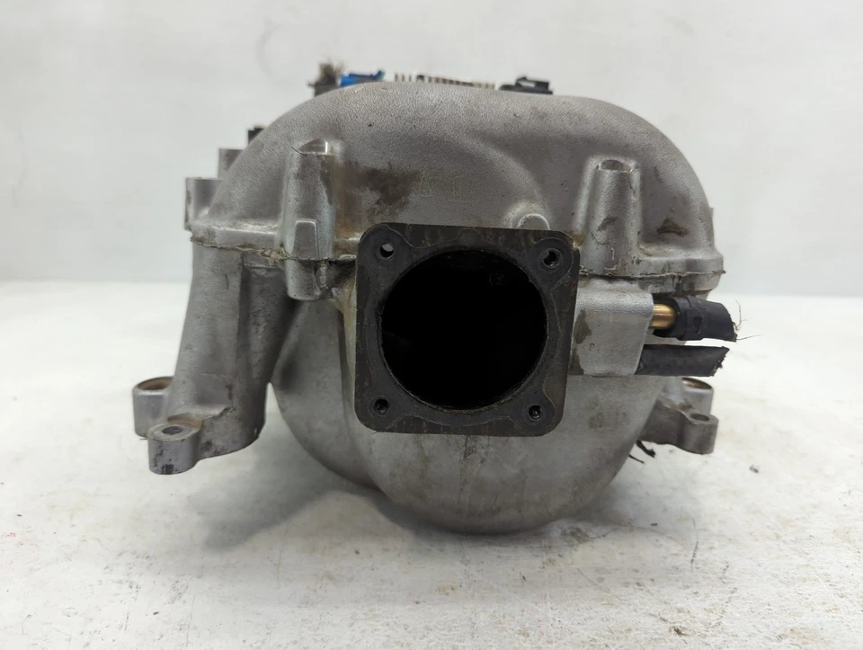 Colector de admisión de aire Isuzu Rodeo R080U 2000-2004 Foto 4 de 4