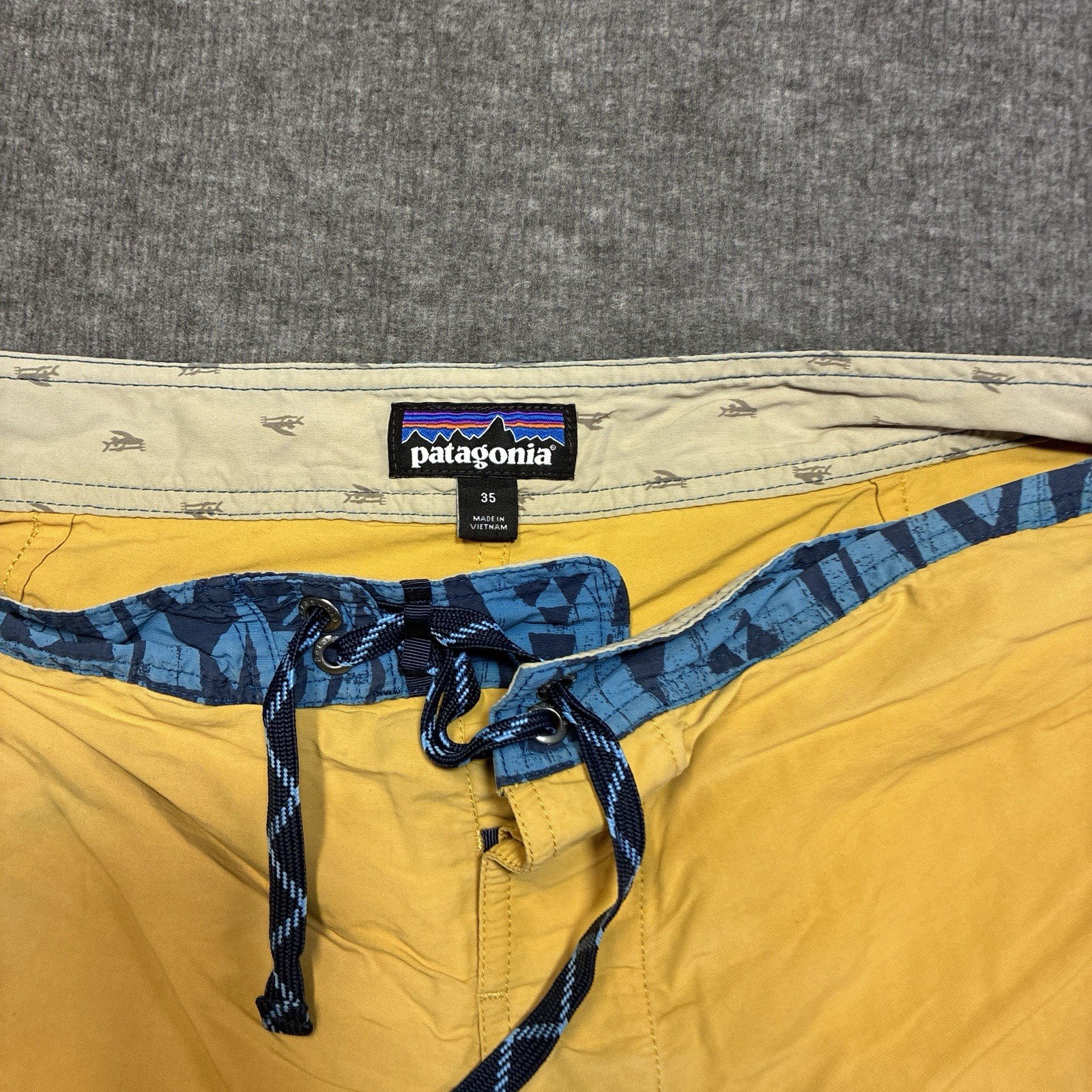 Patagonia Board Shorts Mens 35 Yellow Wavefarer Swim Hybrid Faded Travel Hiking thumbnail 3