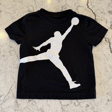 Camiseta Jordan Air Jordan Jumpman Niños Blanco y Negro Logo Gráfico 2T