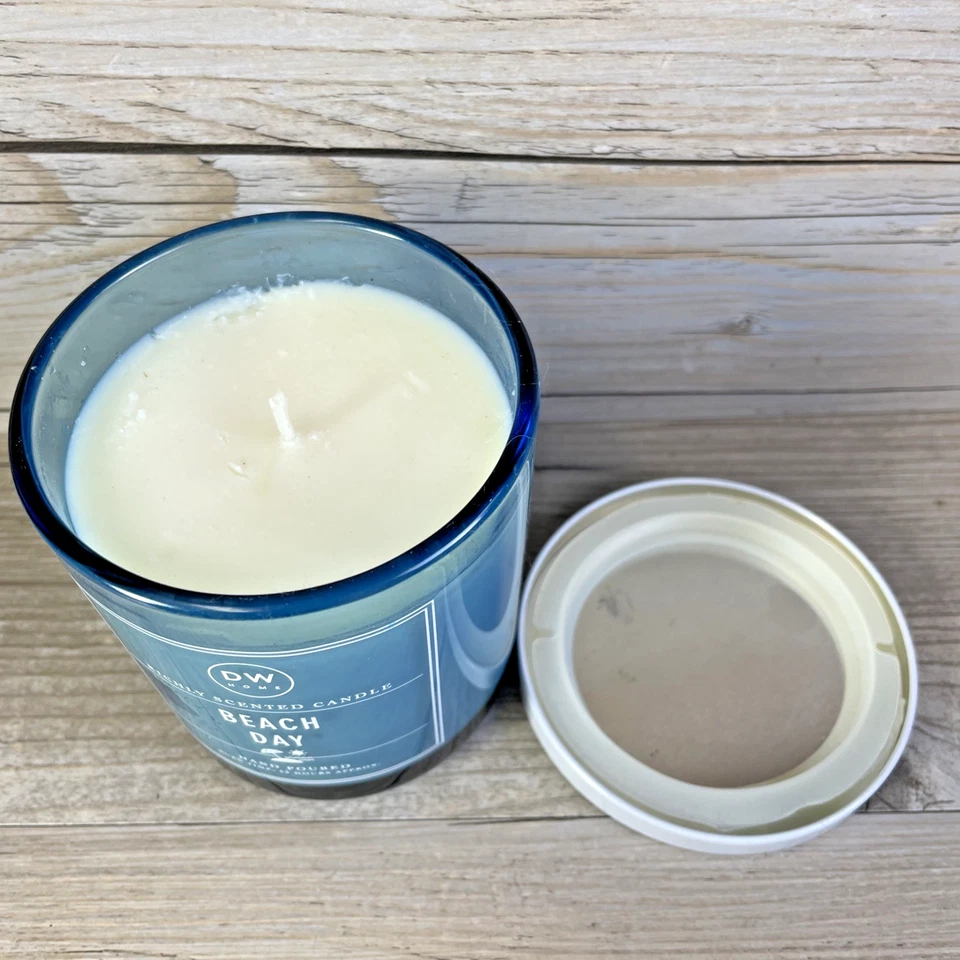 Vela DW Home Beach Day vertida a mano ricamente perfumada nueva 33 horas océano azul Foto 2 de 4