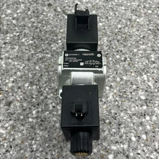 Rexroth R933009794 L93119710001AA00 Directional Spool Valve (Broken Connectors)