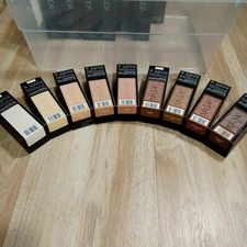 Huda Beauty #fauxfilter Liquid Foundation 35 ml 1.18 oz. Past Shelf Life