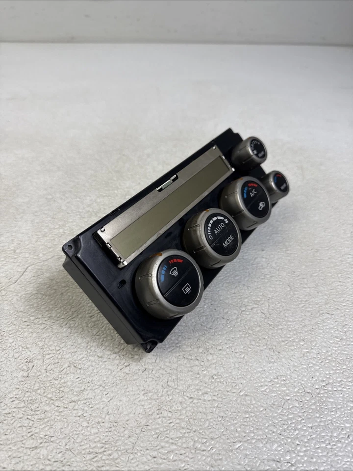 2005-2007 Nissan Pathfinder Radio A/C Heat Temperature Climate Control OEM - Image 4 of 4