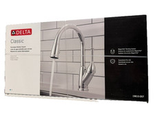 Delta Classic Chrome Deck-mount Pull down Kitchen Faucet w/Sprayer 19810-DST NEW