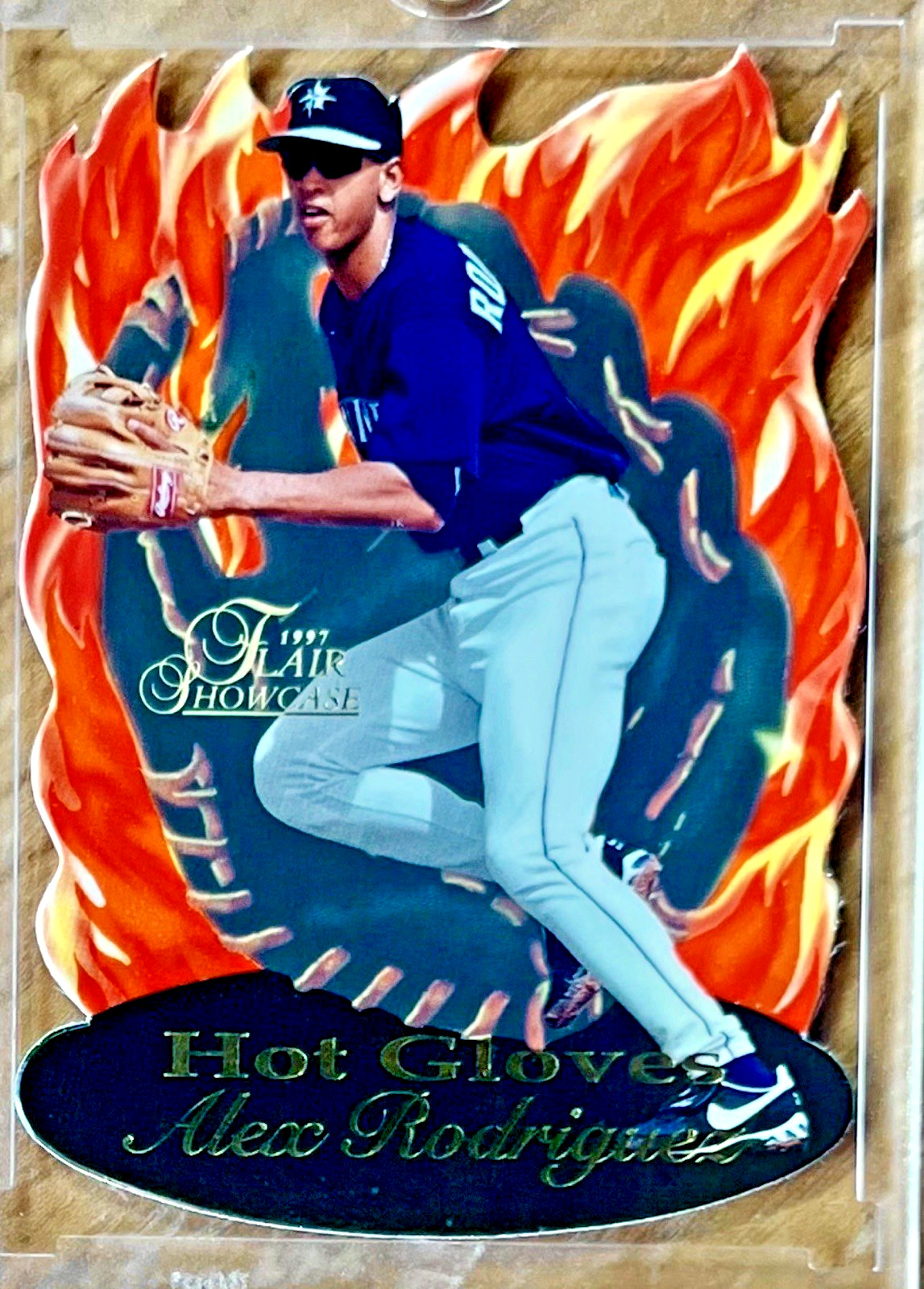 ALEX RODRIGUEZ 1997 Flair Showcase HOT GLOVES Die-Cut #13 of 15 SEATTLE MARINERS