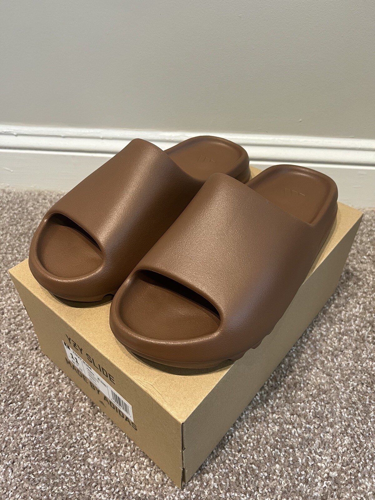 men's yeezy slides size 11