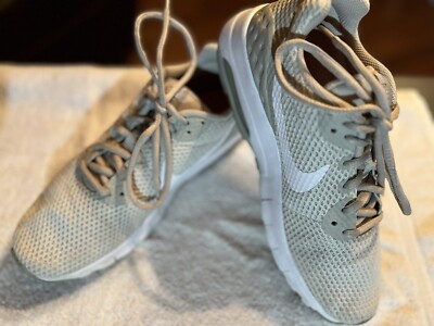 Nike Air Max Motion 844895-003 Womens Athletic Shoes Gray White Size 