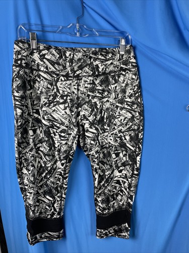 NEW Tek Gear Womens Mid Rise Capri 