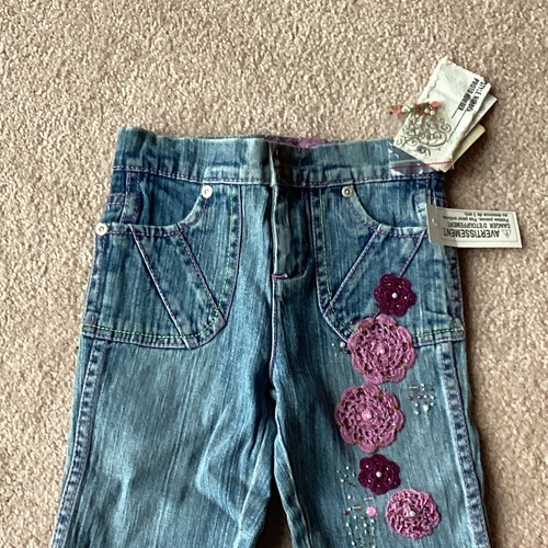 NWT GUESS CROPPED DENIM PANTS, GIRLS 5, SEQUINED, BEADED, STITCHED ON FLORAL - Picture 2 of 5