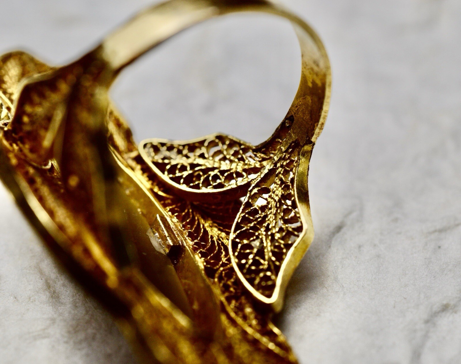 Solid 22K Gold Large Shield Cats Eye Ring Victori… - image 13