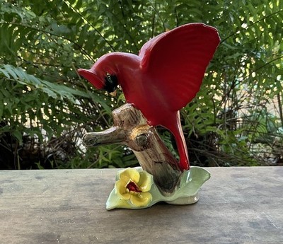 Pretty Vintage Glazed Ceramic Cardinal Bird Figurine 5.5 H Lefton  Japan 1950s