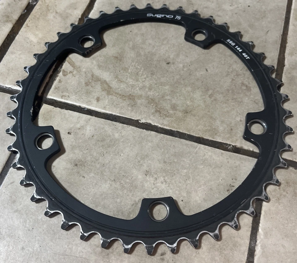 Corrente de pista Sugino 75 46 dentes engrenagem fixa preta 144 BCD - Imagem 4 de 4
