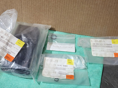Genuine Audi Filter Assembly 0B5-325-429-E with Seals and crush washers