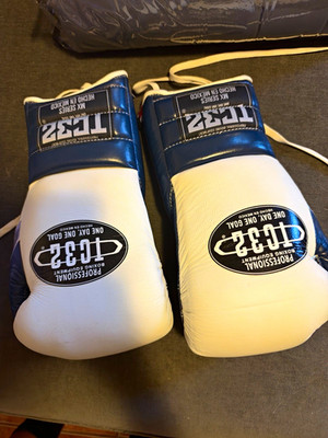 TC32 Lace-Up Sparring Boxing Gloves 14oz Blue/White