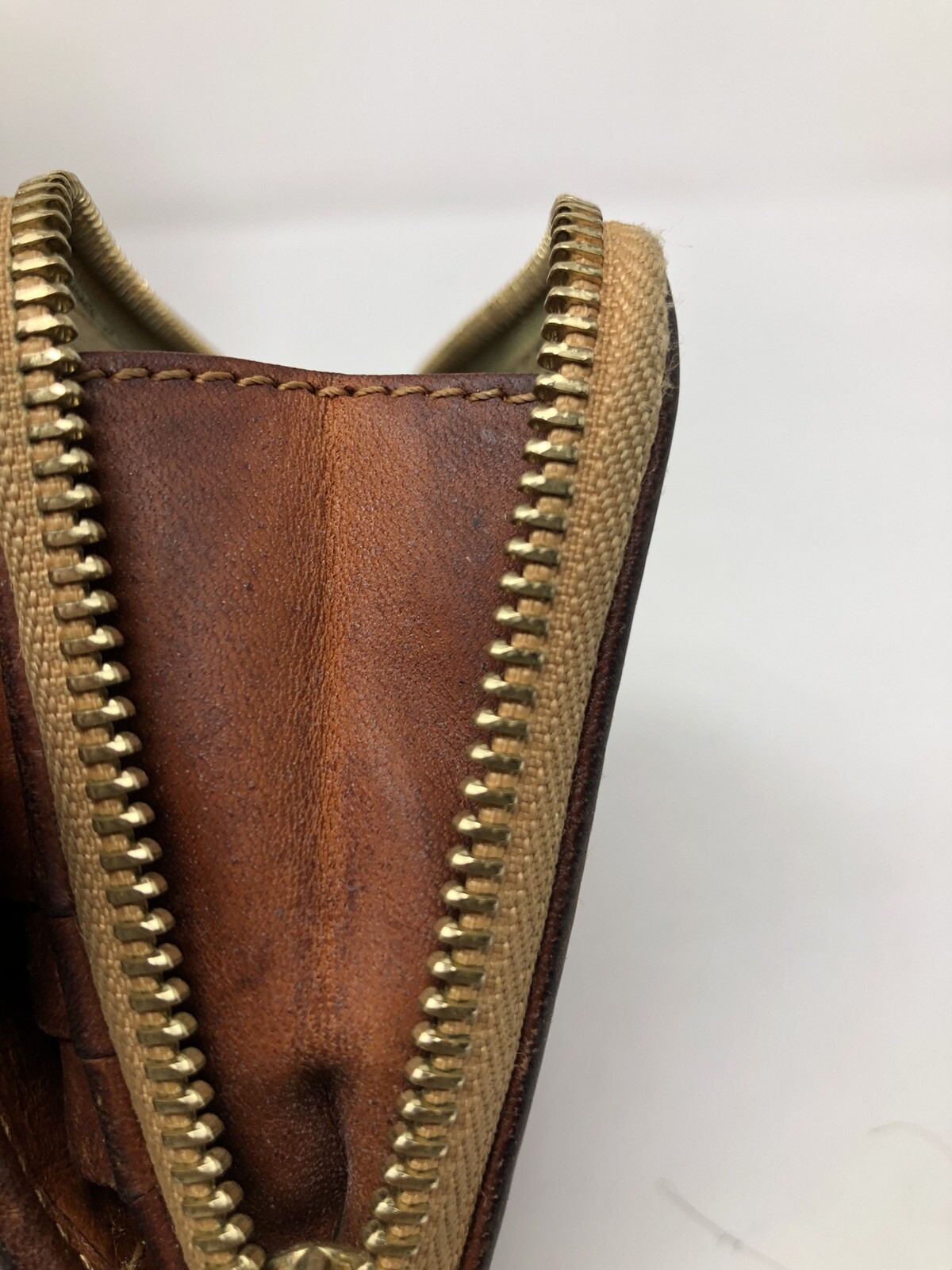 apc compact emmanuelle