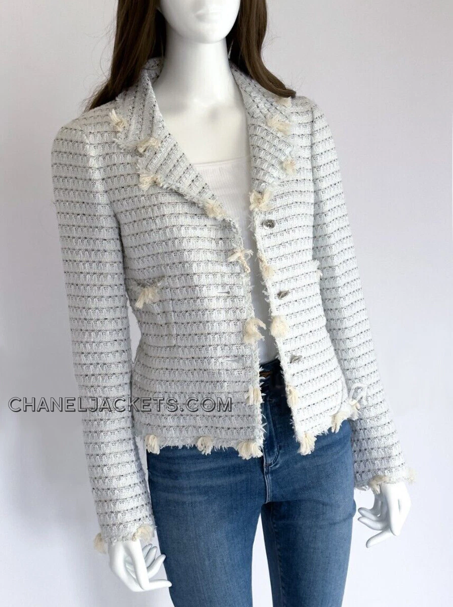 $5.850 GIACCA CHANEL bianca blu ciuffo frange tweed * FR 42 44 US 6 8 ~ USATA IN OTTIME CONDIZIONI