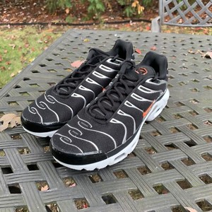 nike air max plus tn se hyper crimson