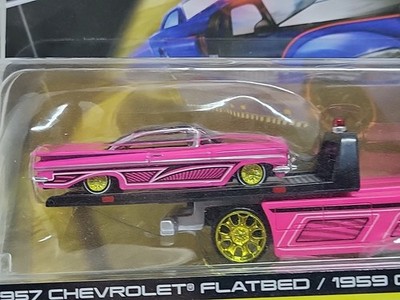 Maisto 1957 Chevrolet Flatbed Truck & 1959 Impala SS Pink 1/64