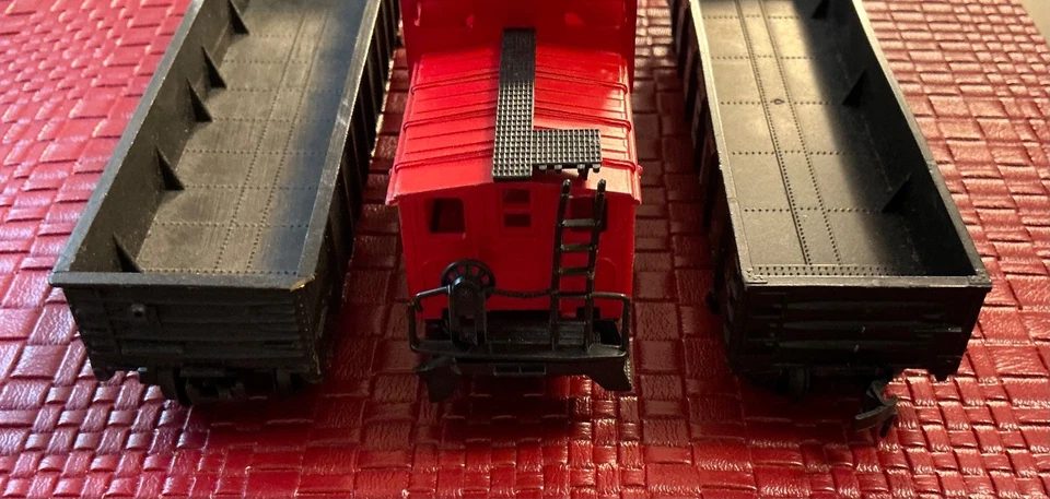 HO Roco Wide Vision Caboose Radio C143 Red (Lot of 3) - Image 4 of 4