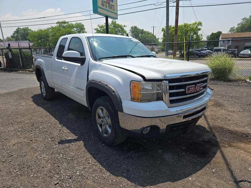 Compresor de aire acondicionado usado se adapta a: camioneta GMC Sierra 1500 2013 6,0 grado B Foto 2 de 4
