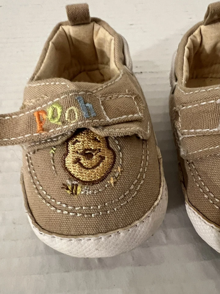 Zapatos Disney Winnie The Pooh Bronceados Con Pooh Y Acento Colores Talla 3-6 Meses Foto 2 de 4