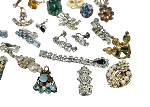 Vintage 105 Teile Strass Einzel Ohrring Lot Signiert Unsigniert Mehrfarbig - Bild 21 von 24
