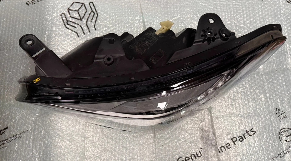 Genesis G80 DH PE FL Xenon LEFT USED GENUINE 92101 B1170 - Image 2 of 4