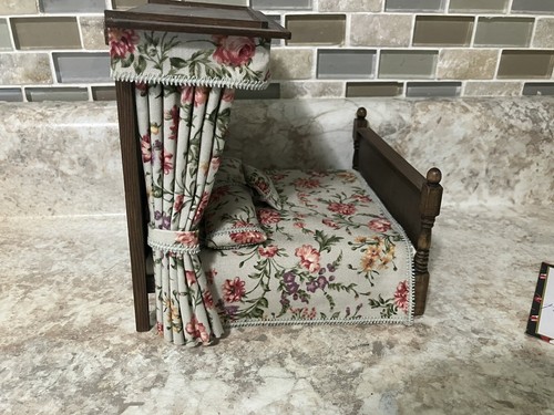 OOAK Vintage Artisan Majestic Canopy Bed Dollhouse 1:12 - Picture 4 of 9