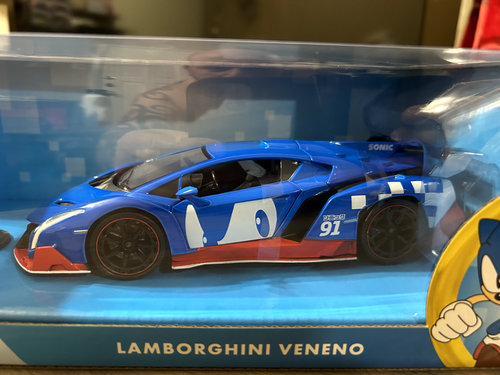 Jada Classic Sonic Hedgehog Lamborghini Veneno w/ Figurine - Picture 6 of 8