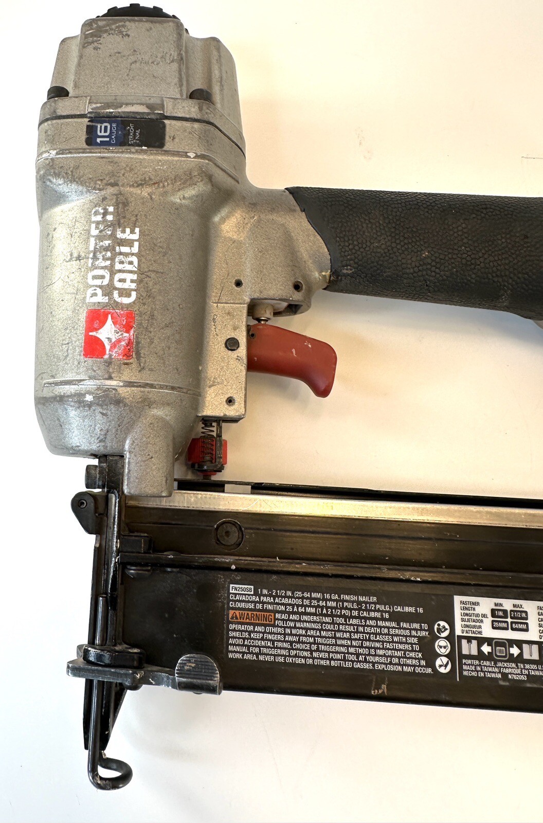 Porter Cable 16 Gauge Pneumatic Finish Nailer Model FN250SB eBay