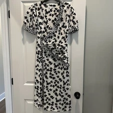 Love, Whit White Black Floral Short Sleeve Wrap Midi Dress Women's Size Small S