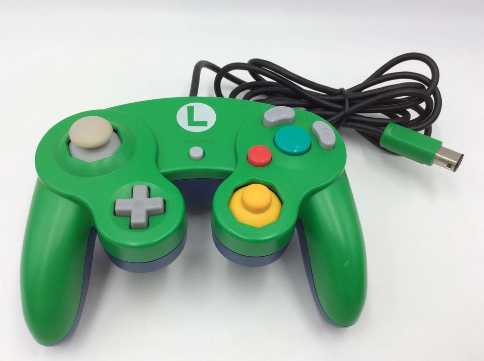Club Nintendo Official Controller Luigi Gamecube with box Limited - Image 2 of 4