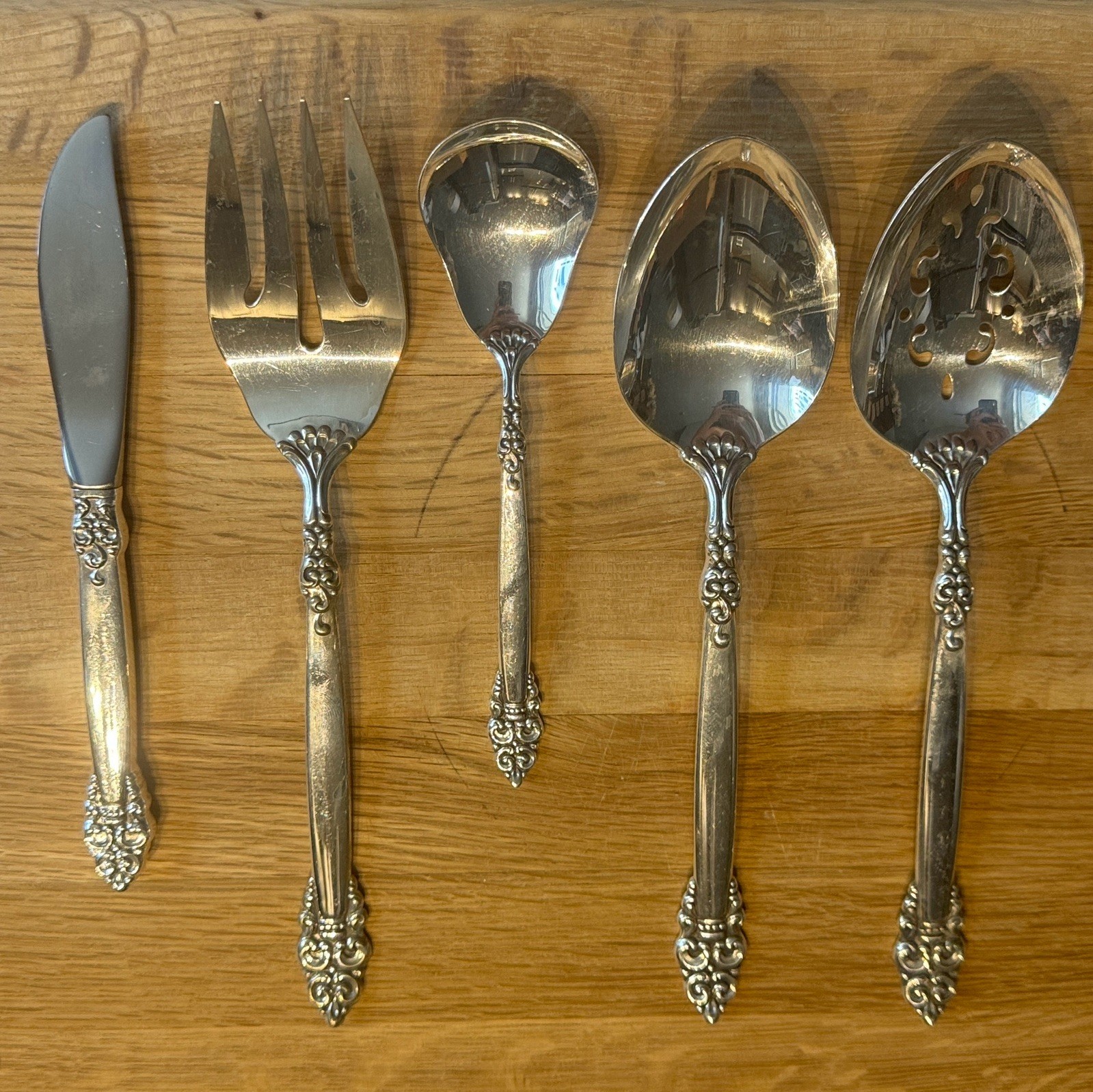 Oneida Community SPANISH CROWN Silverplate 1970 Hostess Serving Set Spoons Fork