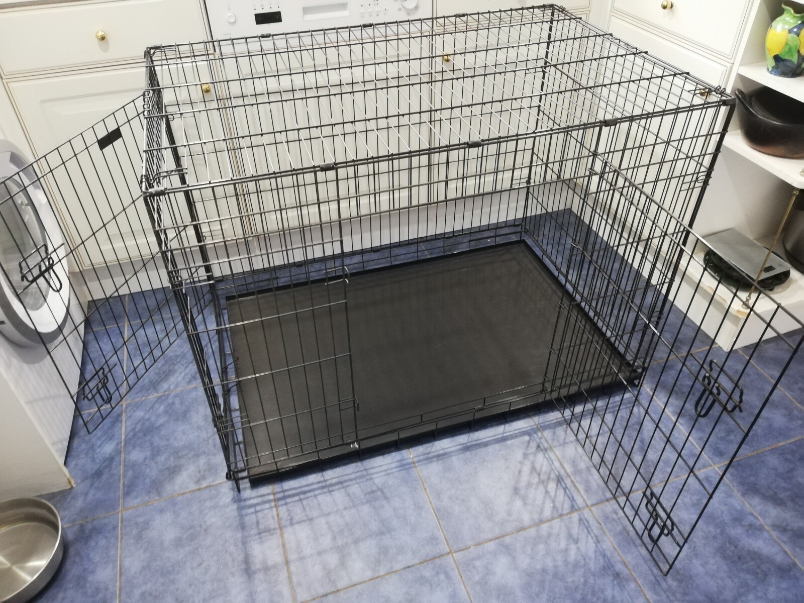 EllieBo Large Folding 2 Door Dog Crate 42inch(107cm) Black With Water