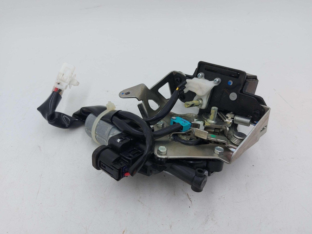 2017 Toyota Highlander Rear Trunk Lid Latch Trunk Tailgate Latch