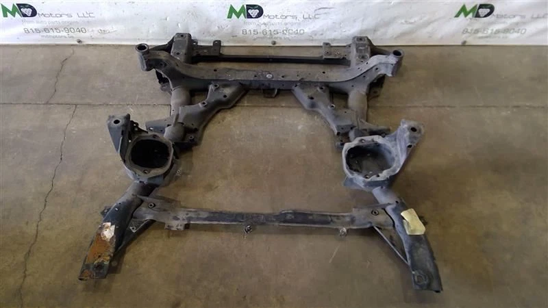 BMW X5 2010-2013 CUNA TRAVESAÑO DELANTERO SUBCHASIS/MONTAJE MOTOR OEM Foto 2 de 4