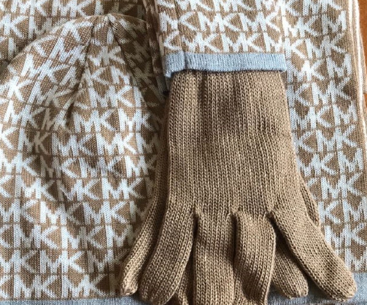 $98 Michael Kors Women's Logo Knit Beanie Hat Scarf Glove Set Tan White Gray