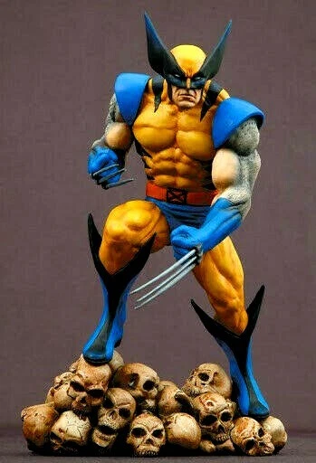 DIAMOND SELECT WOLVERINE ON SKULLS STATUE 0349 2500 WITH COA