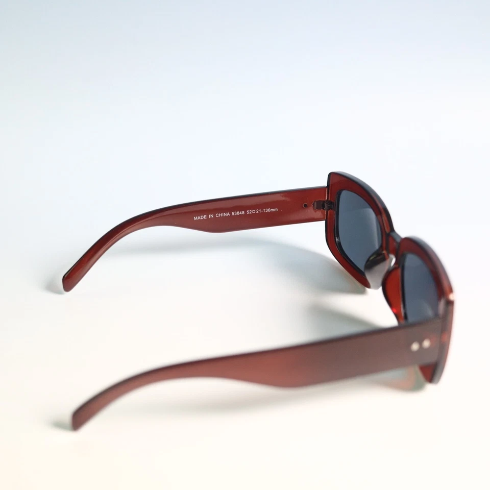AJ Morgan 53848 52-21 136 Red Oversized rectangle sunglasses N3 - Image 3 of 4